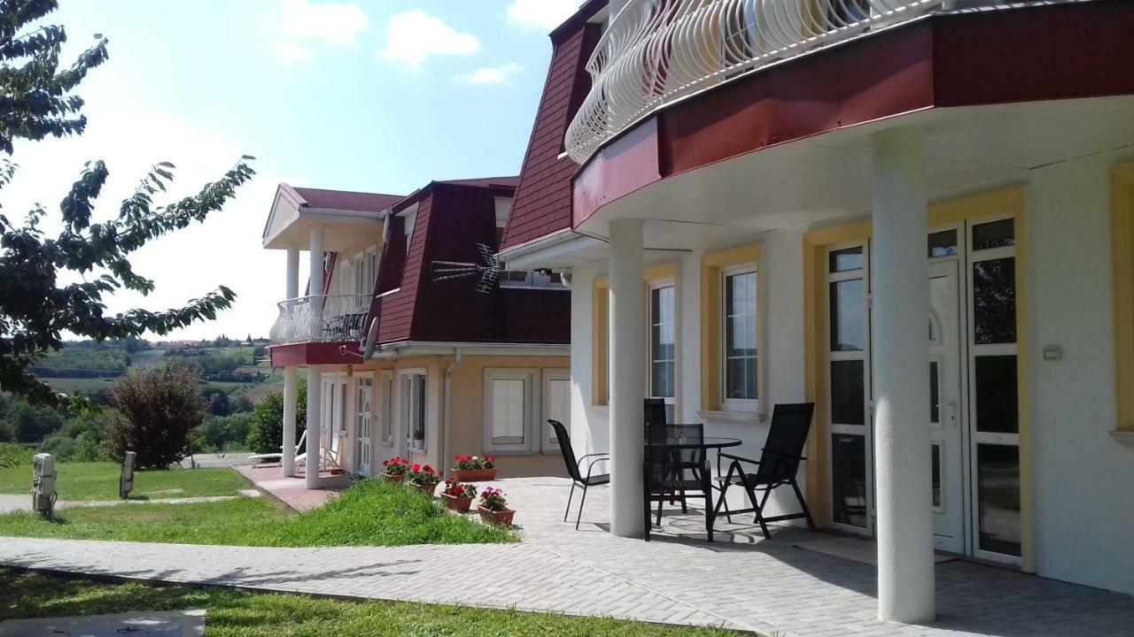 Benelise Apartman Hévíz Exterior foto
